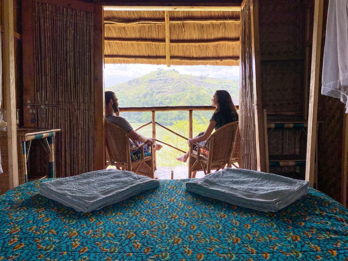 Mwamba Kelele Lodge Fort Portal Esterno foto