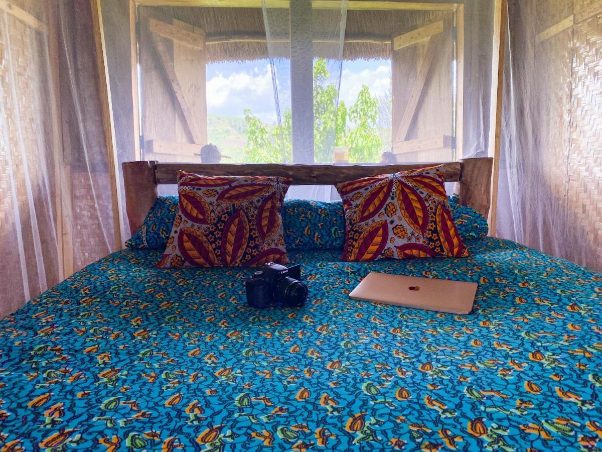 Mwamba Kelele Lodge Fort Portal Esterno foto