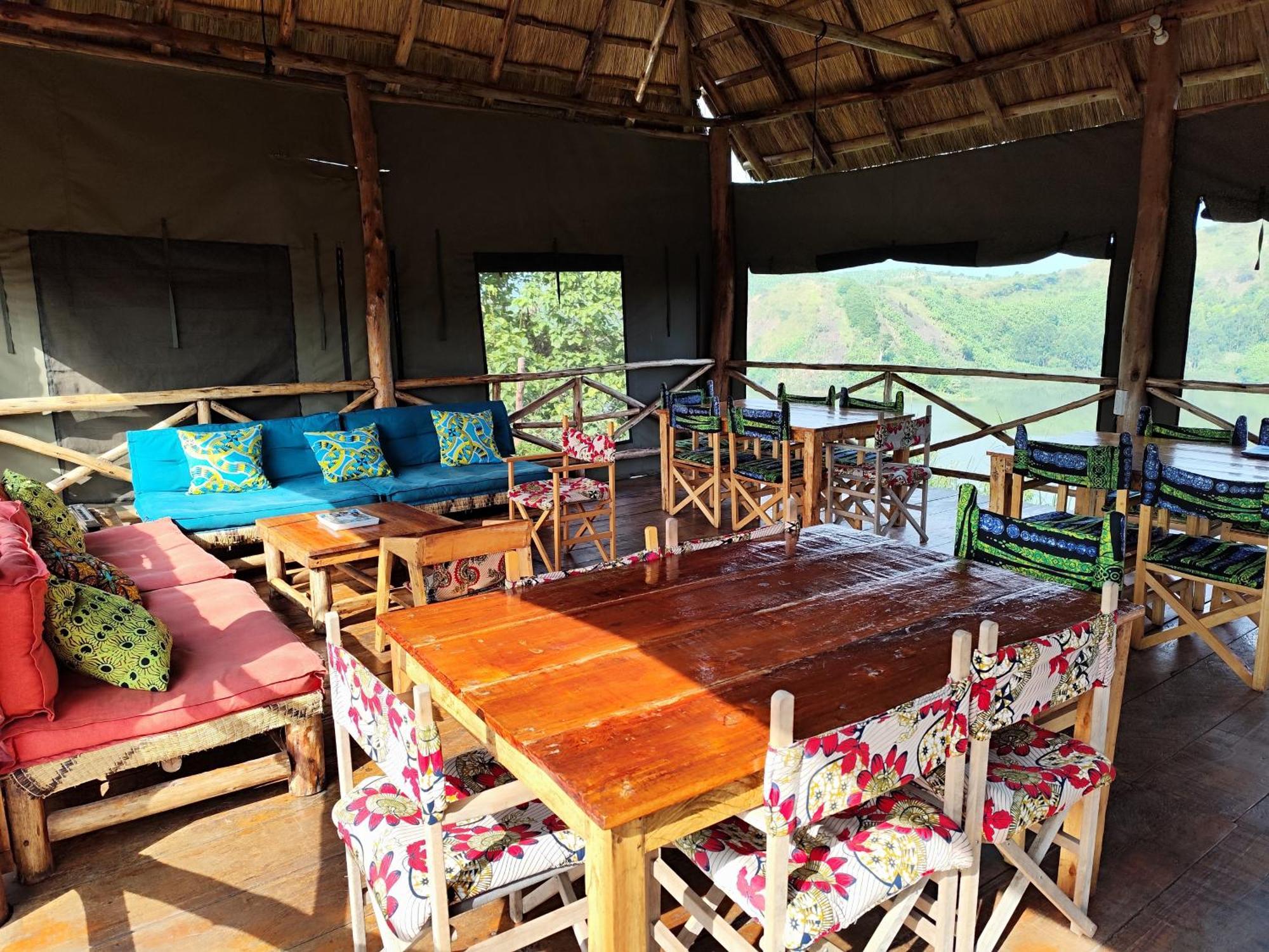 Mwamba Kelele Lodge Fort Portal Esterno foto