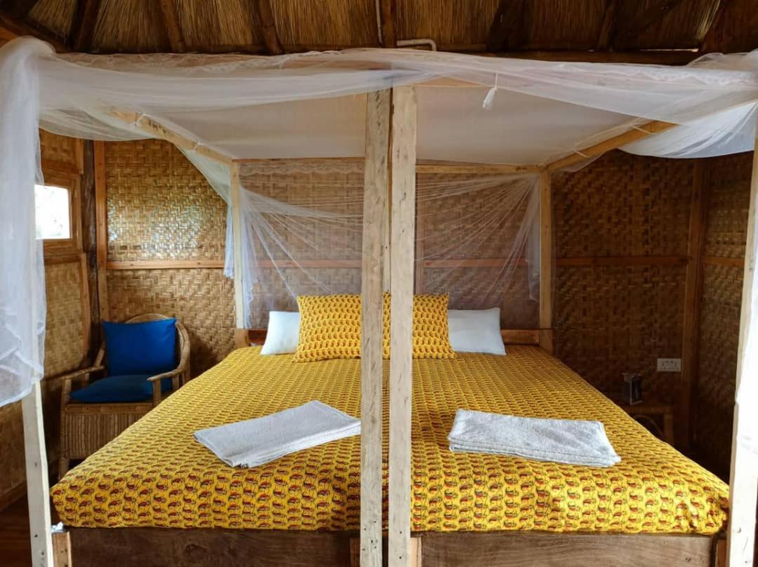 Mwamba Kelele Lodge Fort Portal Esterno foto