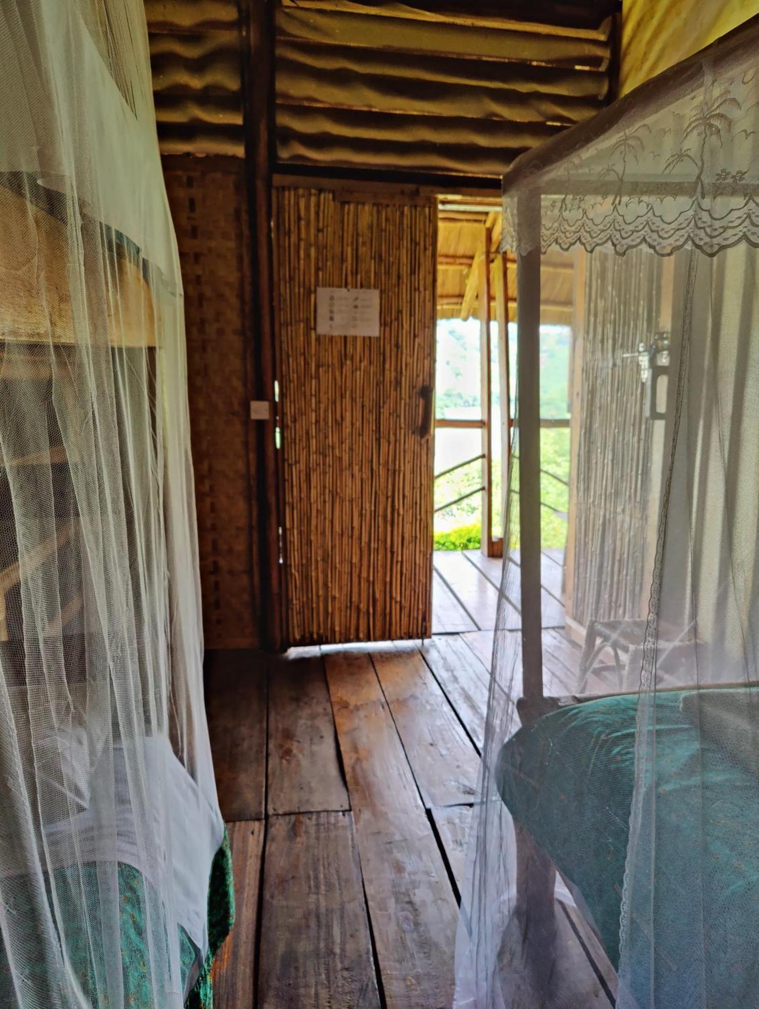 Mwamba Kelele Lodge Fort Portal Esterno foto