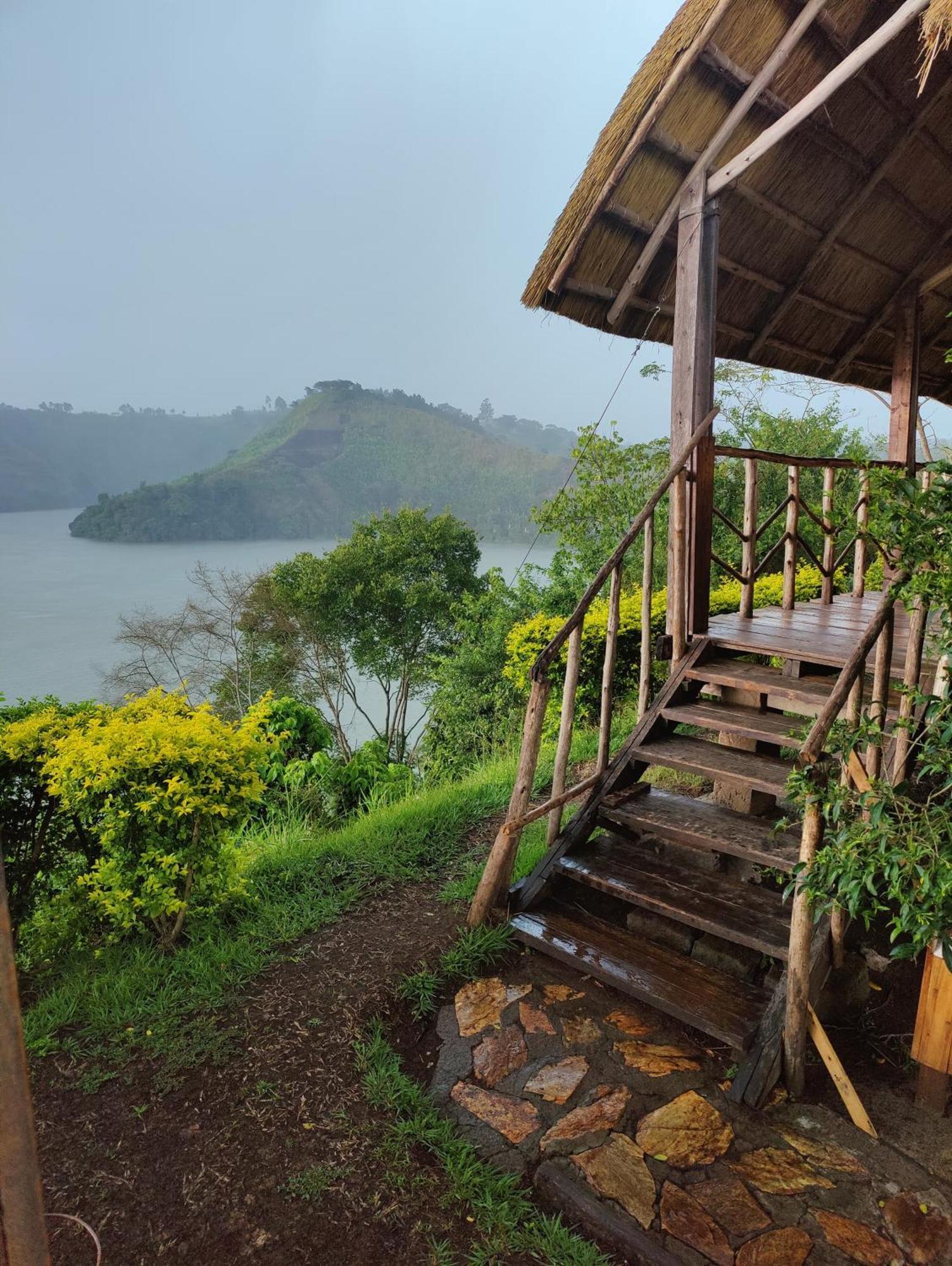 Mwamba Kelele Lodge Fort Portal Esterno foto